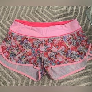 LULULEMON floral speed shorts size 6